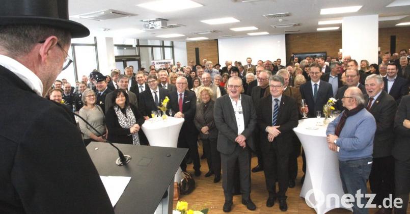 "Glücksbringer" Kaminkehrermeister Peter Wilhelm wünschte den 300 Gästen beim Neujahrsempfang viel Glück im neuen Jahr. Bild: Hirsch