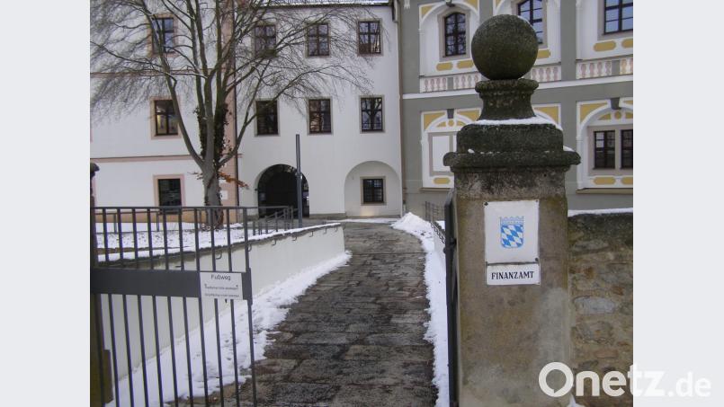 Am Finanzamt Waldsassen (Bild) ist das Steueraufkommen in den vergangenen Jahren kontinuierlich angestiegen seit 2015 auf nunmehr rund 217 Millionen Euro. Bild: pz