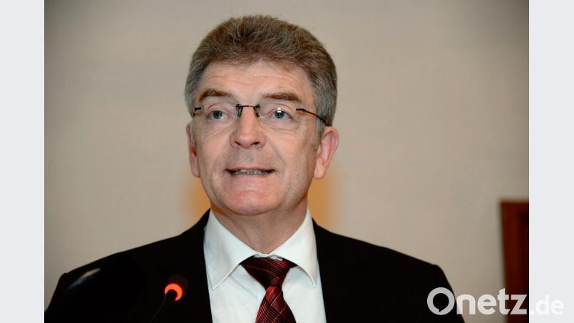 "Wir sprechen hier vom Haushalt
der Stadt. Einen
Gesamtabschluss machen wir nicht.": Franz Mertel, Kämmerer der Stadt Amberg Bild: Petra Hartl