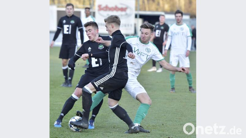 Der Ammerthaler und Jonas Weigert (Mitte vorne) traf dreimal. Archivbild: Hubert Ziegler