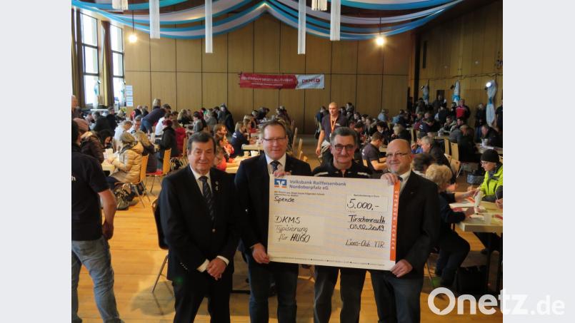 Präsident Franz Göhl, Mitglied Johann Lemberger, Pastpräsidet Dr. Hans Jürgen Jokiel und Schatzmeister Ludwig Reber.(von links) greifen tief in die Spendenkasse. Bild: ubb