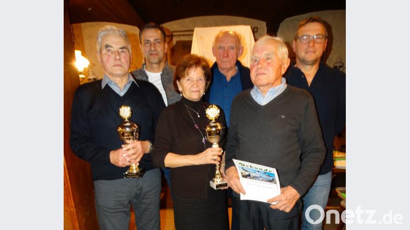 Die erfolgreichsten Züchter der Freihunger Heimkehr-Tauberer (von links): Georg und Armin Wurzer, Horst Demleitner, Marga und Hans Grünbauer sowie Thomas Schmidt. Bild: bk