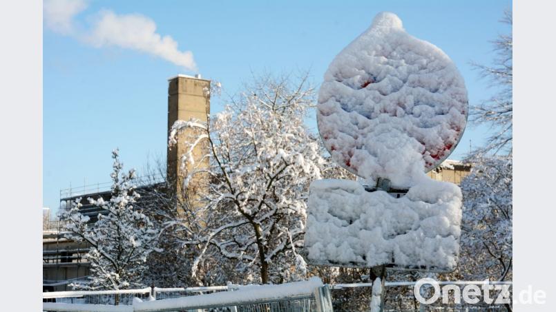 Ob auf dem Schild die erlaubte Höchstgeschwindigkeit bei Schnee steht? Bild: Gabi Schönberger