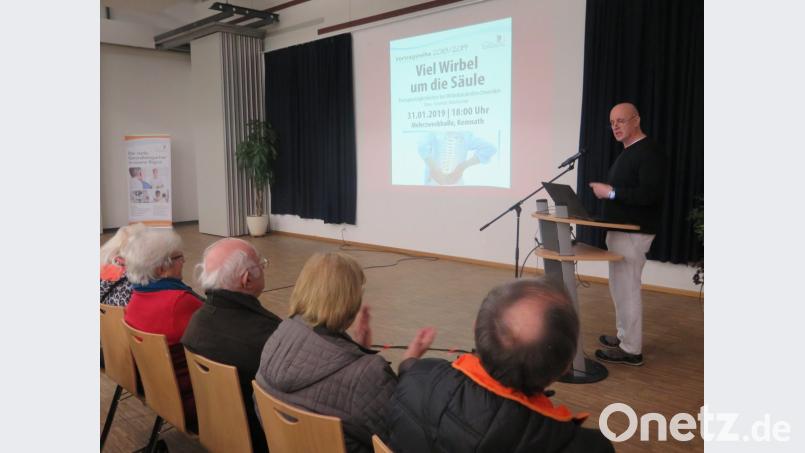 „Zum Messer greift der Neurochirurg nur, wenn alle anderen Therapien nicht den erhofften Erfolg gebracht haben“, versicherte Dr. Marc Schmidt. Bild: jzk