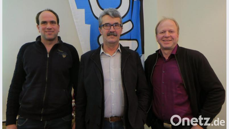 BDM-Kreisvorsitzender Johannes Hösl, Pressesprecher Hans Foldenauer und Landesvorsitzender Manfred Gilch (von links) lehnen das Volksbegehren „Rettet die Bienen“ ab. Bild: Hirsch