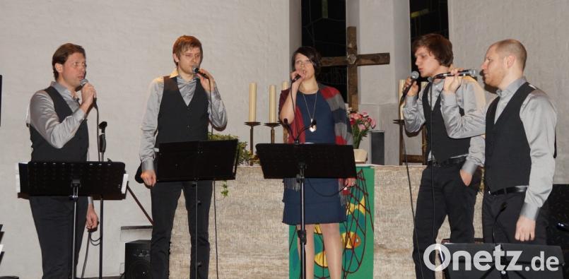Mit Alexander Lottner, David Sorgenfrei, Felicitas Mandon sowie Jonas und Florian Sorgenfrei (von links) begeisterten fünf Ausnahmemusiker mit ihrem sensationellen Konzert in der voll besetzten Auferstehungskirche die Gäste. Als "Kaleidoskop der Musik" tritt das Quintett zum bereits vierten Mal in der Auferstehungskirche auf. Bild: weu
