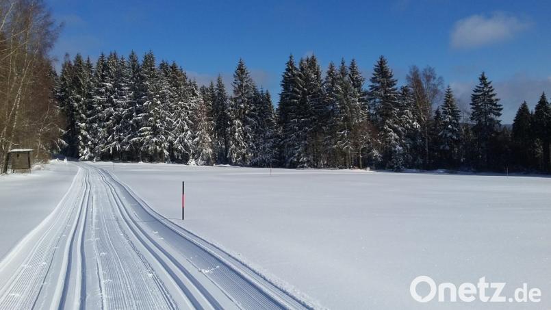 Nach den Schnefällen ist die Langlaufloipe im Steinwald gespurt. Bild: Werner Schuster