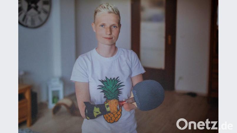 Die körperlich behinderte Tischtennisspielerin Steffi Bild: fsb