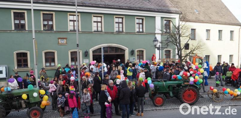 Während der fünften Jahreszeit ist auf den Straßen in Eslarn eine Menge los. Bild: gz