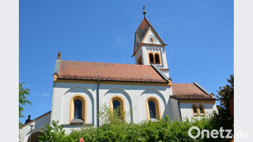 Majestätisch liegt die Kirche im Auerbachtal: Die Pfarrkirche St. Nikolaus in Unterauerbach kann im Juli 2020 den 100. Weihetag begehen. Das Jubiläum soll festlich gefeiert werden. Bild: ga