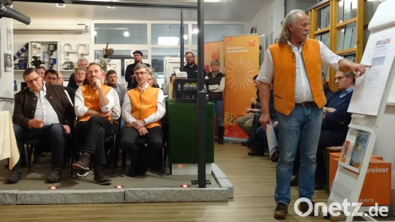 Firmenchef Karl Standecker zeigt an Beispielen die Hürden der Datenschutz-Grundverordnung für Handwerksbetriebe auf. Bild: hka