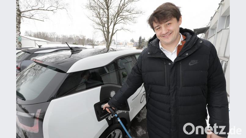 Bild: Wolfgang Steinbacher
E-Carsharing des Zweckverbandes Kommunale Verkehrsüberwachung, Geschäftsführer Maximilian Köckritz Bild: Wolfgang Steinbacher