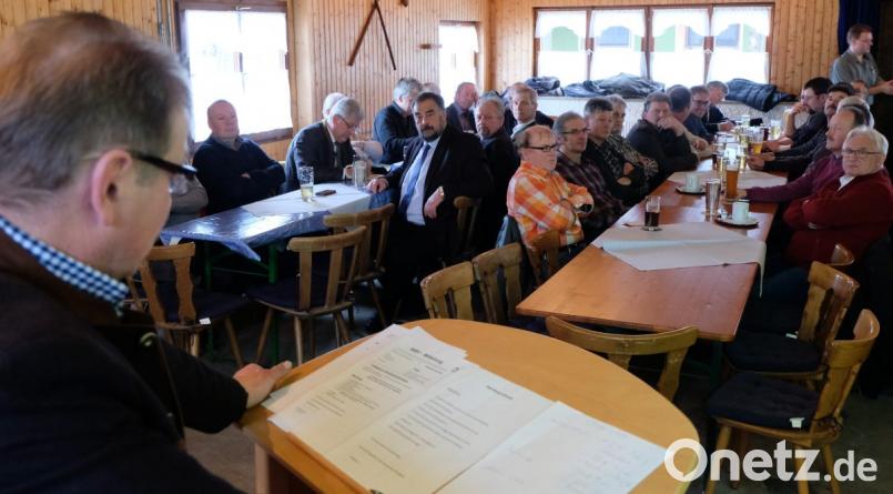 Die Lichtmessversammlung unter Leitung von Vorsitzendem Willy Meierhöfer ist gut besucht. Bild: le