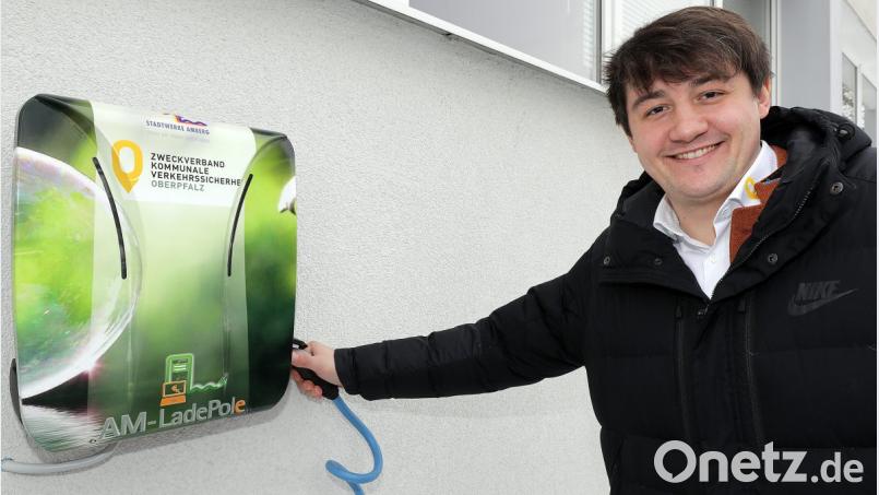 Bild: Wolfgang Steinbacher
E-Carsharing des Zweckverbandes Kommunale Verkehrsüberwachung, Geschäftsführer Maximilian Köckritz Bild: Wolfgang Steinbacher