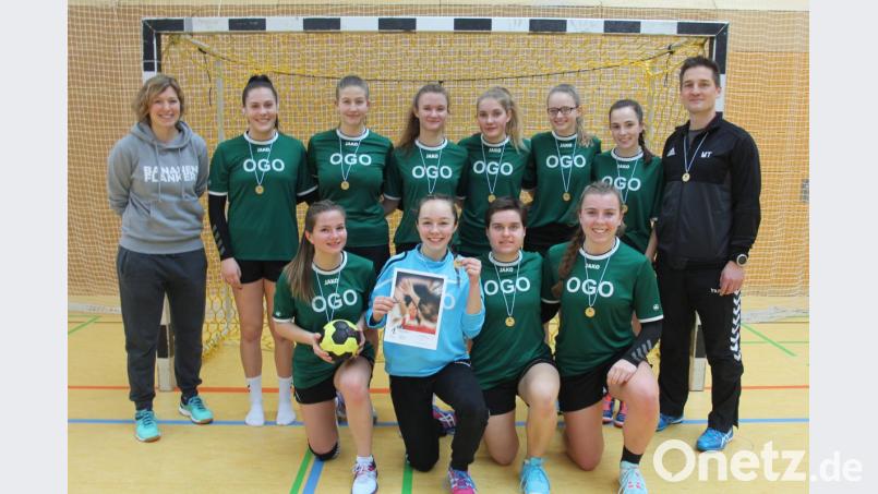 Auch in der Gruppe M II setzten sich die Handballerinnen des Ortenburg-Gymnasiums durch. Bild: frd