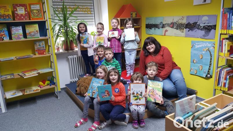 Besuch der Vorschüler des städtischen Kindergartens in der Erbendorfer Bücherei Bild: jbe