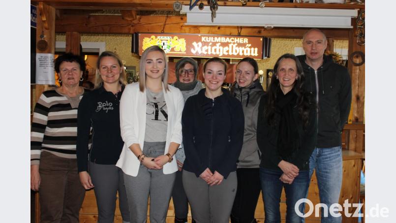 Neuwahlen standen bei den Pferdefreunden auf der Tagesordnung. Unser Bild zeigt den neuen Vorstand. Bild: pko