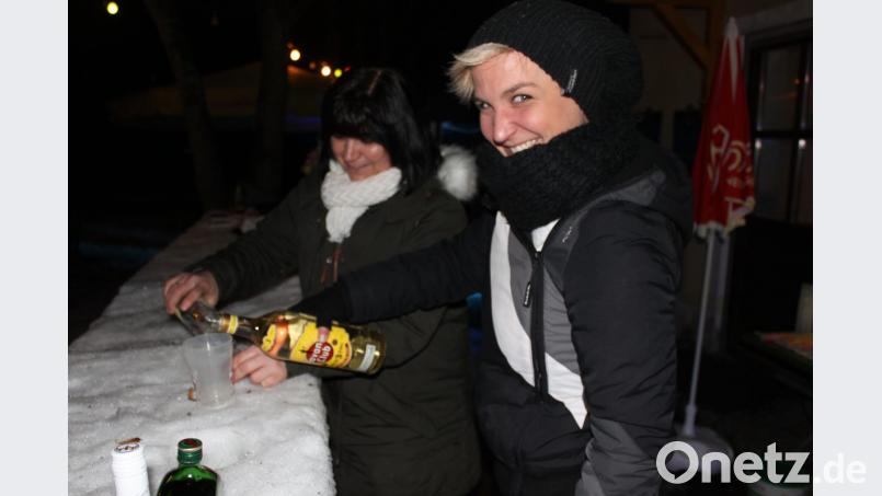 Auch wenn es heuer zur Winterserenade keine Schneebar gibt, so können sich die Serenadenbesucher auch an der Freiluftbar mit wärmenden Getränken versorgen. Bild: prh