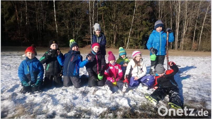 Spaß im Schnee hatte die &quot;Spatzen&quot;-Grundschülergruppe des LBV Trabitz. Bei ihrer Spurensuche längs des Grünbachs lernten die Naturdetektive obendrein einiges über die Tierwelt in der Trabitzer Flur. Bild: bjp