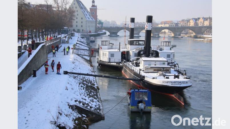 In Regensburg ist am Freitag ein 60-Jähriger mit seinem Auto in die Donau gefahren. Bild: Alexander Auer