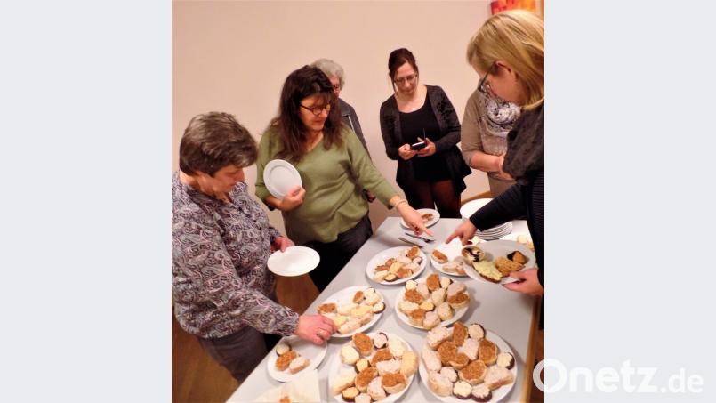 Die fertigen Gerchte werden begutachtet, bevor sie auf den Tellern landen. Bild: jml