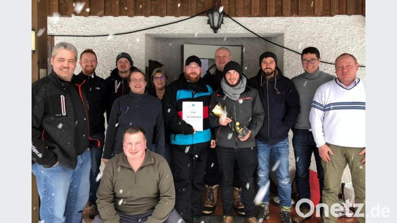 Das &quot;Team Daubenschreck&quot; aus Altenstadt sichert sich beim Hobbyturnier der Jungen Union mit einem souveränen ersten Platz den JU-Wanderpokal. Bild: bgm