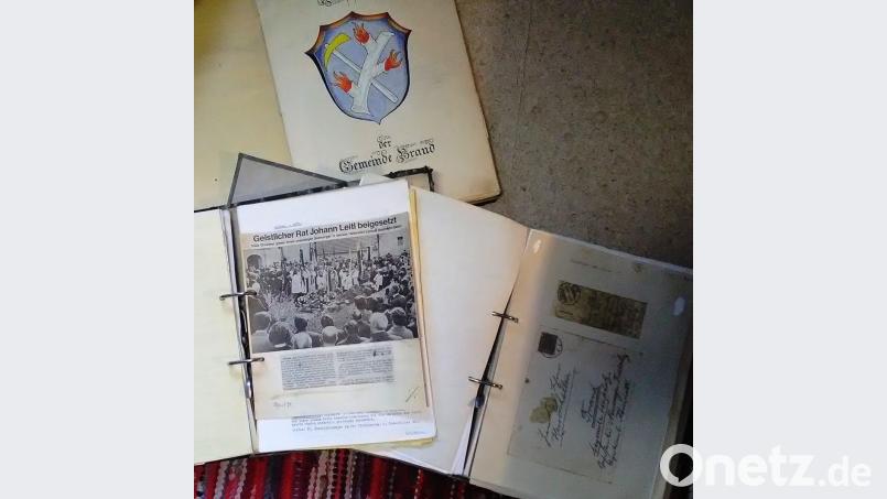 Immer wieder muss bei der Digitalisierung auf die Originale von Hans Schellein und Rudolf Nold zurückgegriffen werden, wenn sich Unklarheiten ergeben, die durch das Einlesen per Texterkennung entstanden sind. Bild: ld