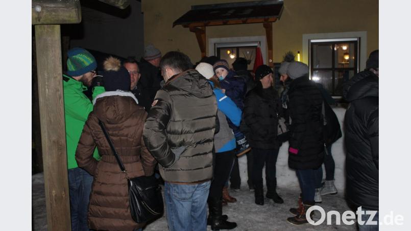 Auch wenn es heuer zur Winterserenade keine Schneebar gibt, so können sich die Serenadenbesucher auch an der Freiluftbar mit wärmenden Getränken versorgen. Bild: prh