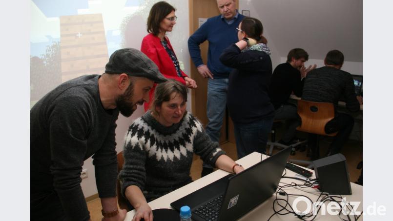 Beim „Stadtgespräch“ des Kreisjugendringes, das mit dem Safer Internet Day 2019 verbunden wurde, rückte das Spielen an den Bildschirmen in den Mittelpunkt. Bild: wro