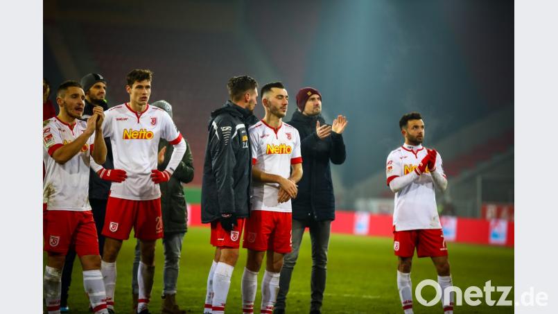 Fassungslose Enttäuschung nach dem Spiel: Dabei hatten sich die Regensburger so viel vorgenommen. Bild: Jahn Regensburg