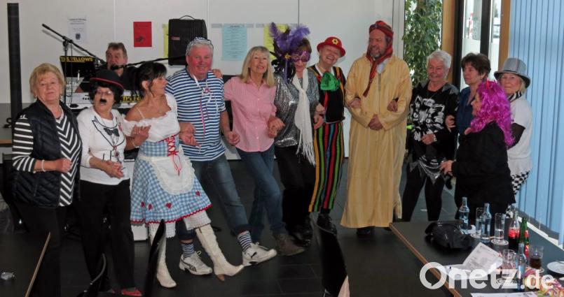 Buntes Faschingstreiben herrscht bei der Monatsversammlung des Bundes der Berliner und Freunde Berlins im Bürgersaal. Bild: Dobmeier