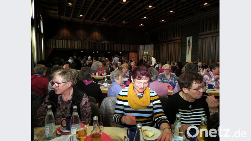 Kein Platz war mehr frei im Jugendheimsaal. Bild: ubb