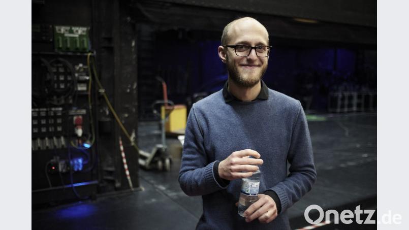 Am 15. Februar gastiert erstmals der im Allgäu geborene und in München lebende Kabarettist und Poetry-Slammer Alex Burkhard auf der Kleinkunstbühne der Futura. Er wird als &quot;wahrer Meister der Worte&quot; hoch gelobt. Bild: Marvin Ruppert