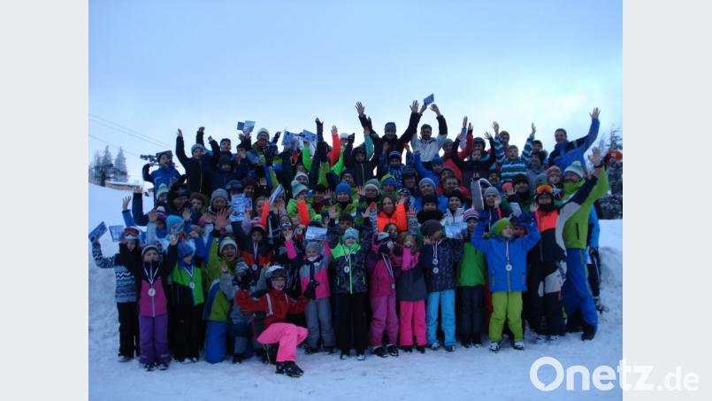 Freude nach dem Abschlussrennen: Über 70 Teilnehmer haben sich beim Skiclub fit für Piste machen lassen. Bild: exb/Monika Steffens