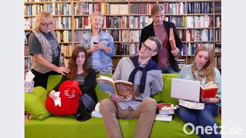 Das "NABburgtheater" ist schon am proben: Im März wird die Komödie "Wir sind die Neuen" gezeigt Bild: exb/Christian Hoferer