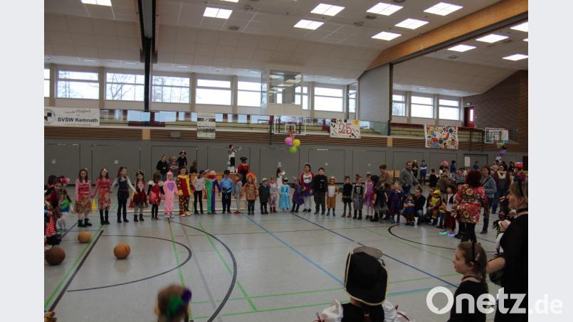 Zahlreiche Kostümierte waren am Sonntag zum Kinderfasching in die Mehrzweckhalle gekommen. Bild: stg