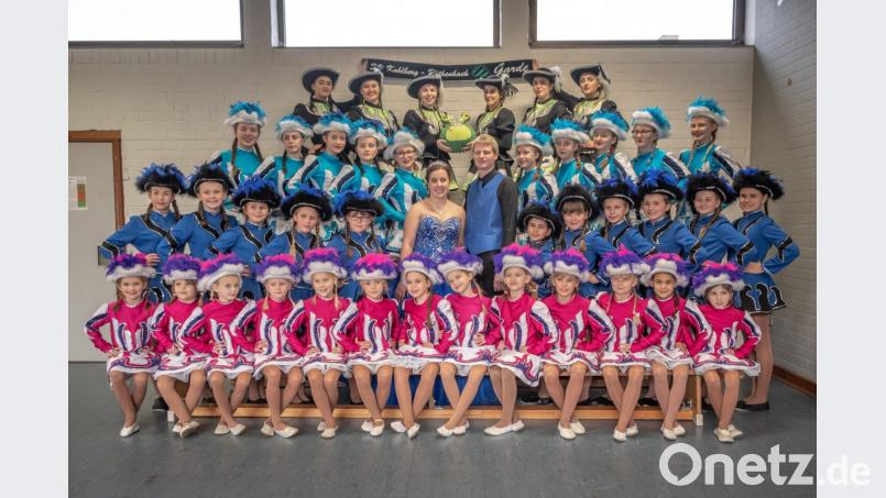 „Heiß, heißer, Kohlberger Faschingsgarden“ Am Samstag startet mit dem Sportlerball der Kohlberger Fasching. Prinzessin Susanne Kurz regiert mit Prinz Michael Scheuerer das närrische Volk. Bild: jml