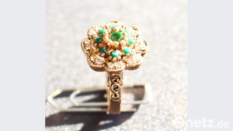 Ein weiterer Ring, den die Ermittler bei der Frau fanden. Bild: exb
