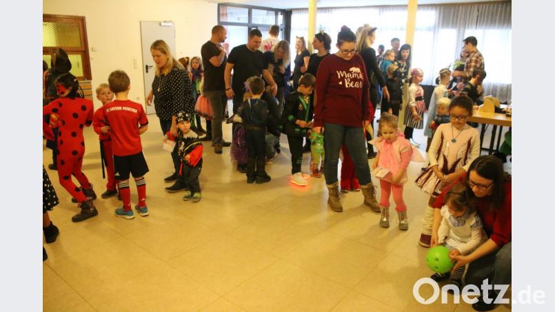 Viele Spiele hatte sich die Junge Union ausgedacht. Die Kinder freuten sich über tolle Preise. Bild: sne