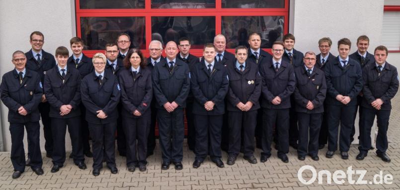 Die Feuerwehr Wölfershausen aus Hessen organisiert eine Typisierungsaktion für &quot;Hugo und andere&quot;. Initiatorin ist die gebürtige Neualbenreutherin Julia Jakob (Fünfte von links). Bild: exb