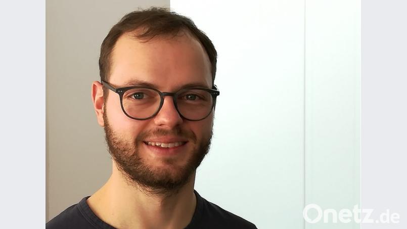 Der ehemalige Schüler Herr Dr. Christoph Weiß, Preisträger der Klaus Tschira Stiftung in der Kategorie Informatik sprach am Max-Reger-Gymnasium über seine Doktorarbeit im Rahmen der Studien- und Berufsorientierung für die Oberstufe. Bild: Monika Wiesgickl/exb