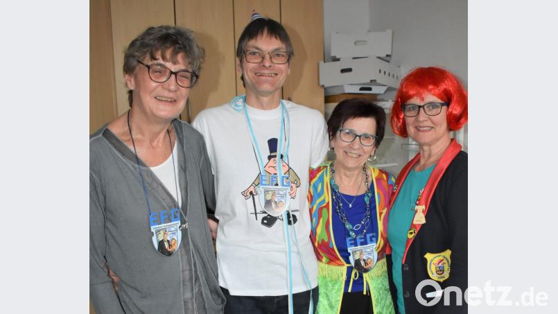 Elisabeth Gottsche (von rechts) übergab Orden an Otti Meinl, Stefan Wagner und Lydia Schaffland. Bild: rgr