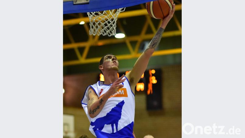 Die 34 Punkte von Ronald Scott reichten nicht, damit die Hamm Baskets mit einem Sieg vom Tabellenzweiten Schweinfurt zurückkehren. Bild: Alfred Schwarzmeier