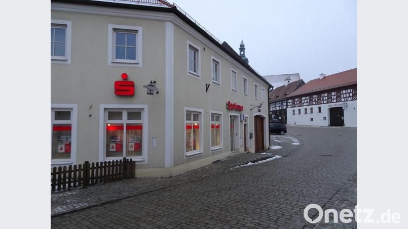 Die Versorgung mit Bargeld soll für Kunden der Sparkasse in Neualbenreuth auch nach der Schließung der Geschäftsstelle sichergestellt sein. Bild: rti
