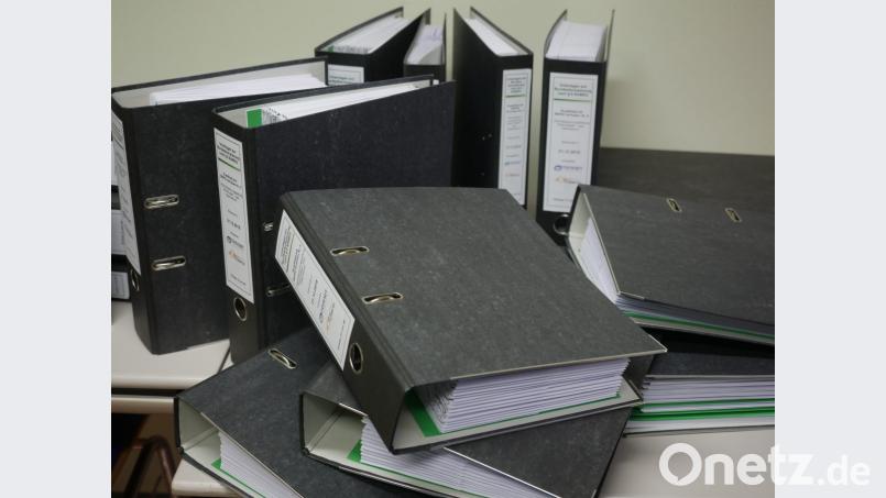 Auslegung der Unterlagen für Südostlink im Landratsamt Tirschenreuth. Bild: tr