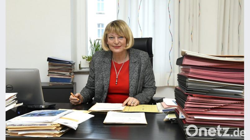 Die OTH-Präsidentin Professor Andrea Klug freut sich, dass ihre Hochschule in den vergangenen 25 Jahren eine &quot;so positive Entwicklung&quot; genommen hat. Bild: Petra Hartl