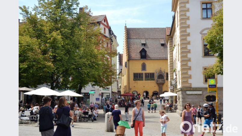 Regensburg - hier zu arbeiten oder gar leben zu dürfen ist ein Geschenk. Nicht nur Familien schätzen die hohe Lebensqualität der &quot;nördlichsten italienischen Metropole&quot;. Bild: Stadtmarketing Regensburg