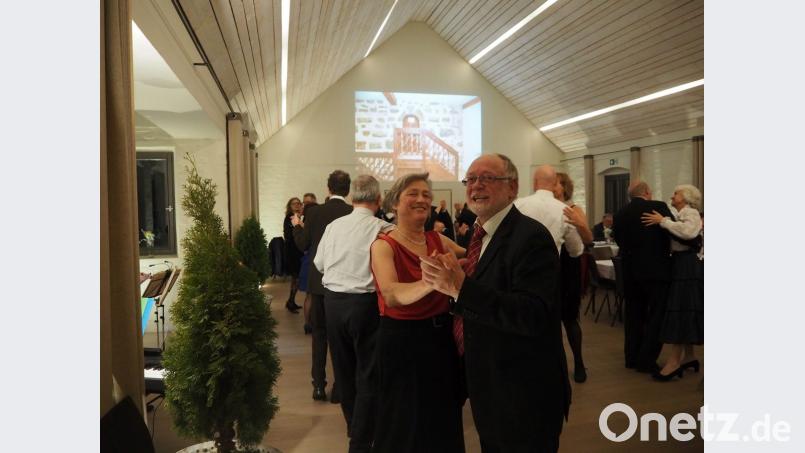 Unter den Gästen des Burgballs war auch Falkenbergs Bürgermeister Herbert Bauer mit Gattin Hedwig. Bild: wro