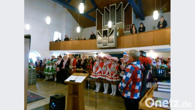 Mit dem Psalm &quot;Lobt ihn mit Pauken und Reigen, lobt ihn mit Saiten und Pfeifen&quot; feiert die Faschingsgesellschaft &quot;Gardengottesdienst&quot;. Bild: rn