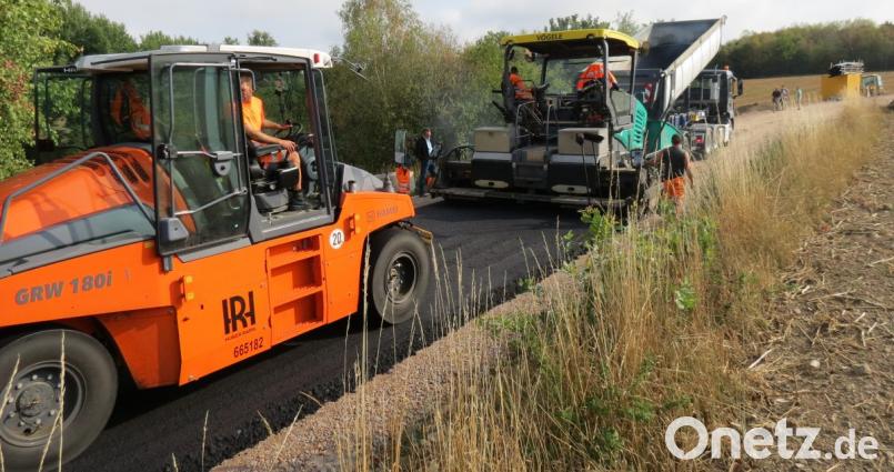 Der aktuelle Modus bei der Sanierung und Erneuerung von Straßen sorgt nicht nur für Unverständnis, sondern kostet auch zusätzliches Geld. Bild: kö
